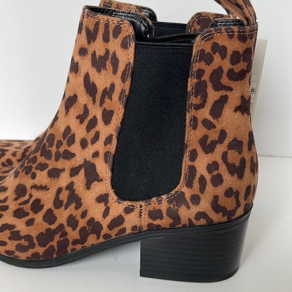 Women’s Size 7.5 Cheetah Print Memory Foam Ankle Boots w/ Block Heel - Picture 4 of 7